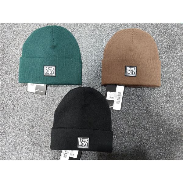 LOT DE 3 TUQUES ASSORTIES PRIX DE DÉTAIL:45$CH