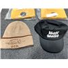 Image 2 : LOT DE 4 ARTICLES, 3 TUQUES ET 1 CASQUETTE
