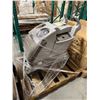 Image 1 : Advance 1610 Carpet Extractor