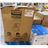 Image 9 : Rubbermaid WaveBrake Mop Buckets, Vinyl Gloves, Ecolab Cleaners - Pallet