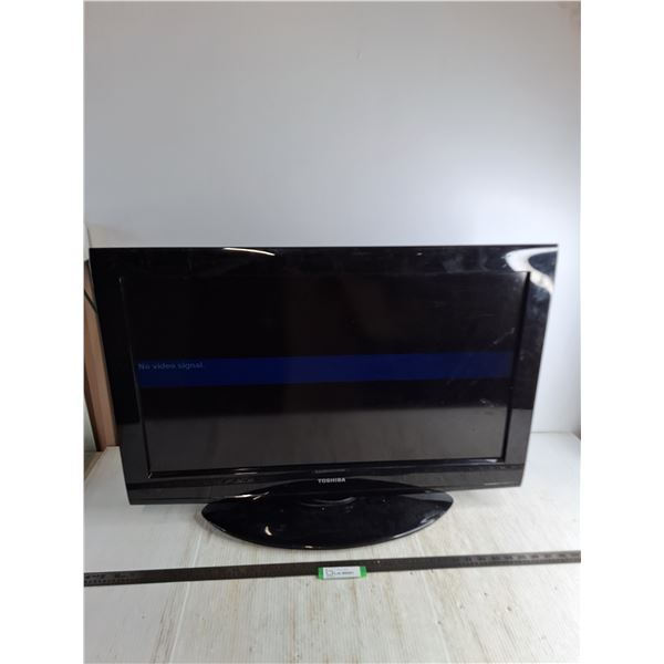 Toshiba 31" Flat Panel TV, Powers On, No Remote - Cannot Ship