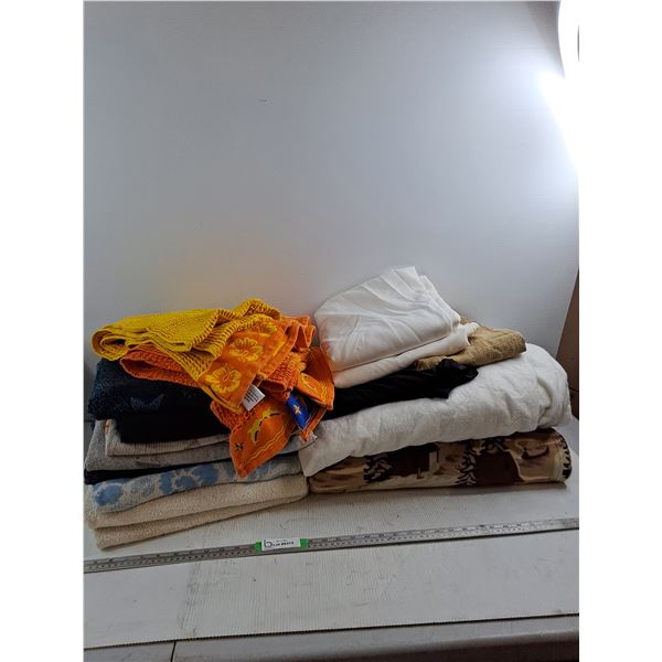 * Towels, (2) Table Cloths 85"x85", Throw Blanket,  Fitted Mattress Cover Approx Queen Size
