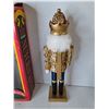 Image 2 : 15" Nutcracker Figurine