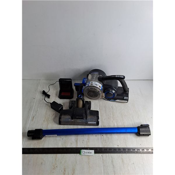 Hoover Cordless Vacuum w/Accessories - Powers On