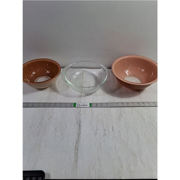 (3) Pyrex Bowls