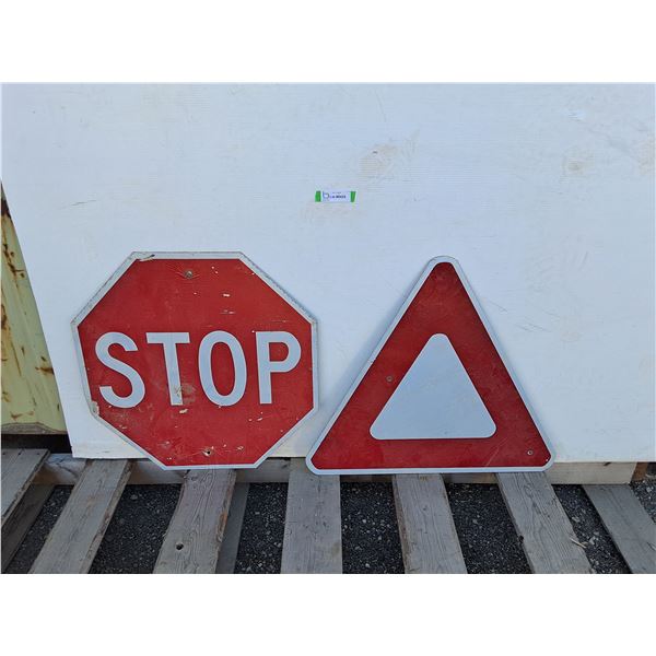 **Stop & Yield Signs up to 23.5"- Can't Ship