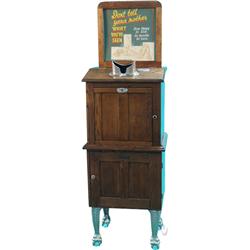 1 Cent Electric Floor Model Oak Cabinet "Keystone View