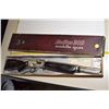 Image 1 : 1950’s Vintage Stallion 300 Toy Saddle Gun Rifle in Box - Working