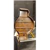 Image 7 : Master Crafters Fireplace Novelty Clock (Runs & Works, needs Oiling)