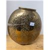 Image 1 : Large Brass Vase