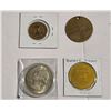 Image 5 : assorted tokens, 2000 USA quarter and repro liberty dollar