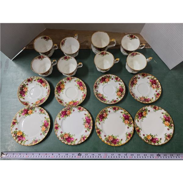 (8) Royal Albert Old Country Roses Bone China Cup and Saucer Sets