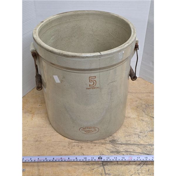 #5 Medalta Crock – Has Cracks