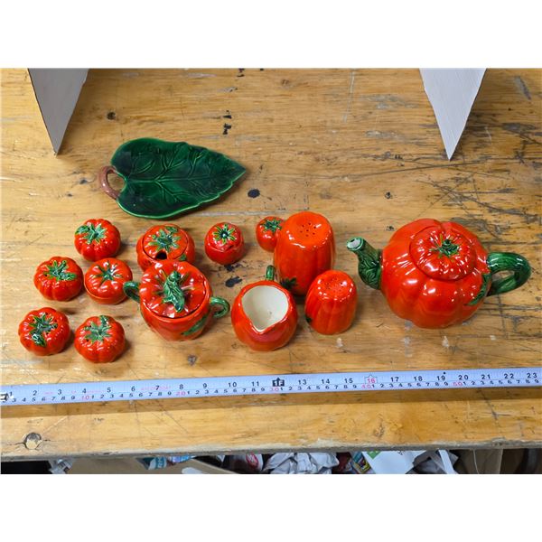 Vintage Tomato Kitchen Set