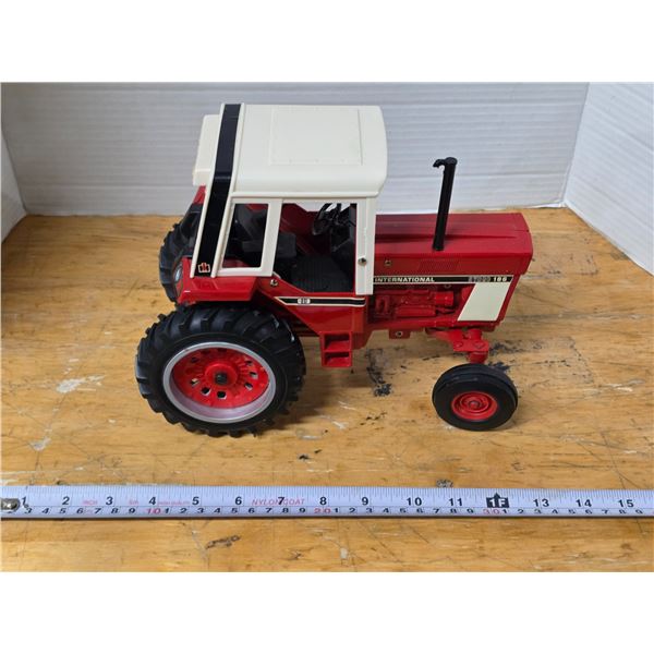Diecast International Hydro 186 Toy Tractor
