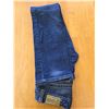 Image 14 : (3) Pairs Guess Ladies Jeans, Good Condition - Size 25