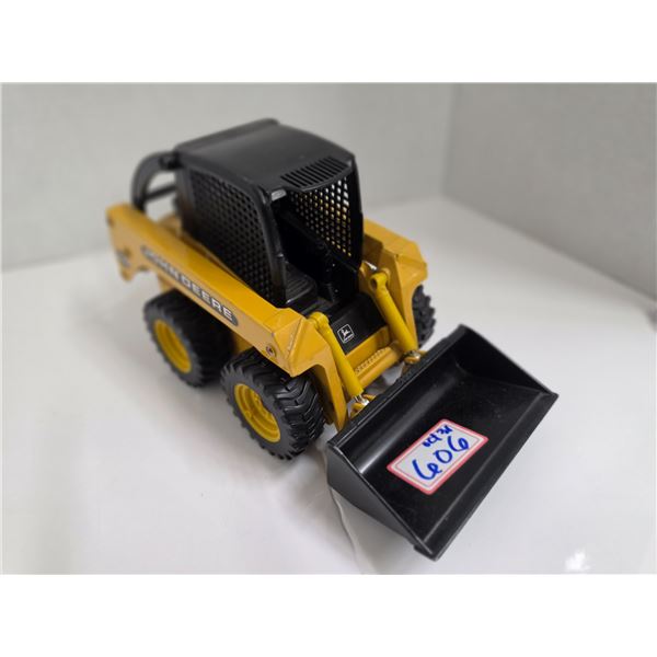 Ertl Diecast John Deere Skid Steer Loader