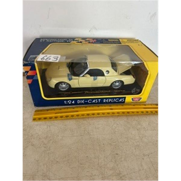 Vintage Diecast 1:24 Scale Thunderbird Model Car