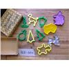 Image 3 : Vintage Cookie Cutters, Christmas Cookie Cutters and two Loaf Pans