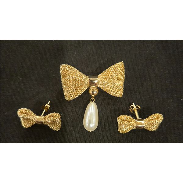 Vintage gold-tone mesh bow set of dangling pearl brooch and matching stud earrings.