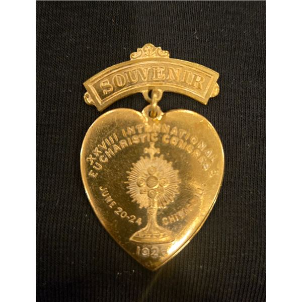 Original heart shaped gold-tone souvenir medal from the 28th International Eucharistic Congress - Ch