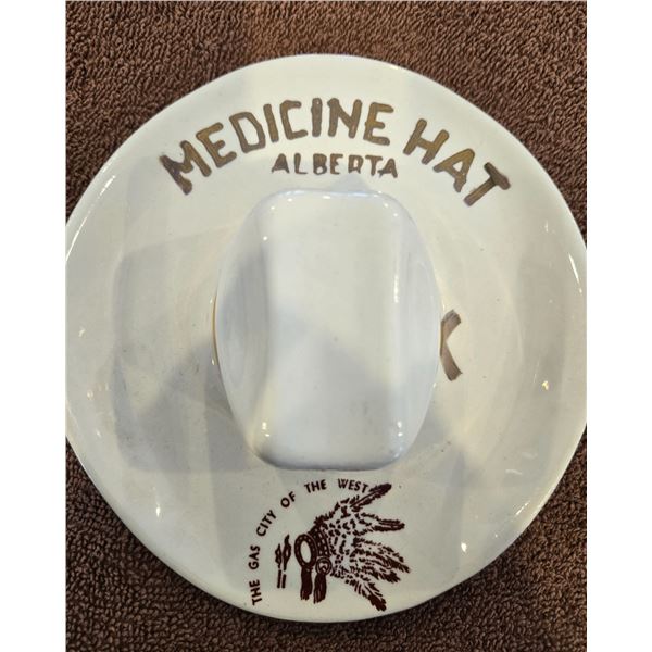 Vintage Hycroft China cowboy hat souvenir ashtray, Medicine Hat, Alberta - The Gas City of the West.