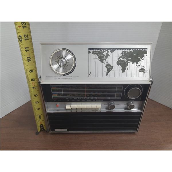Vintage solid-state multi-band world time radio. (Untested)