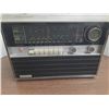 Image 4 : Vintage solid-state multi-band world time radio. (Untested)