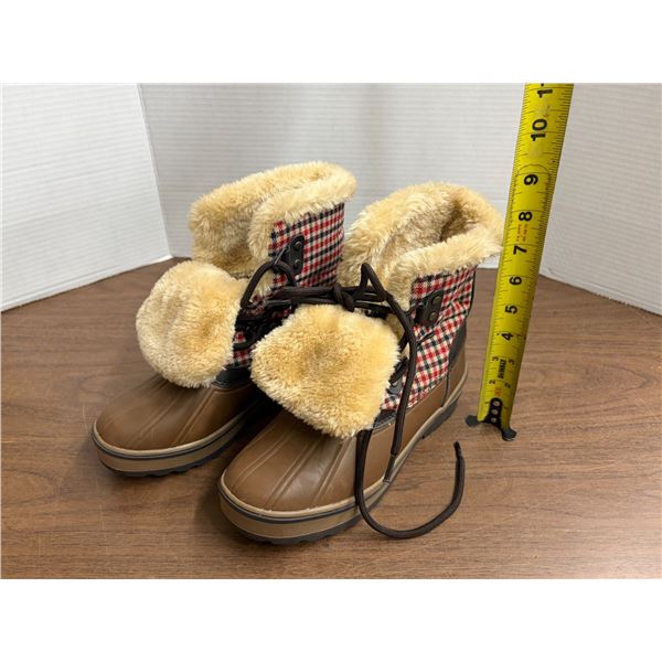 Women's Snow Shoes- Length 9.5.
