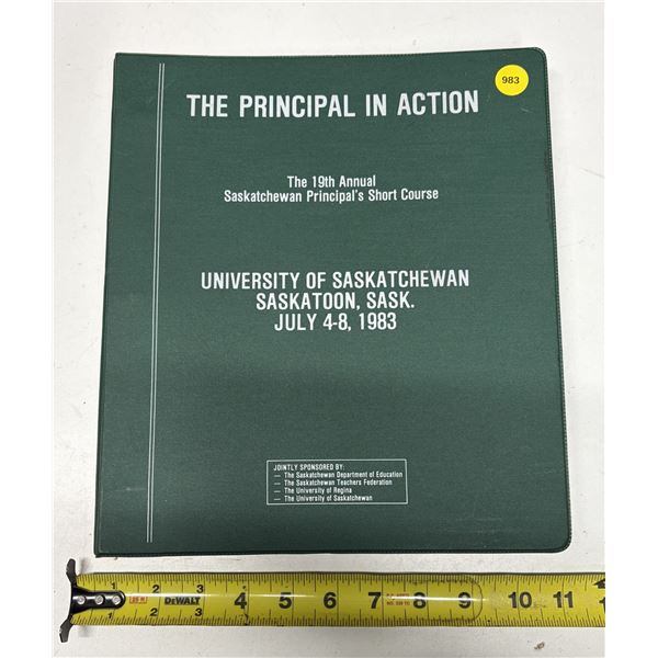 Green 3-ring currency and banknote collection binder featuring clear 3-pocket pages (Total 40 Sheets