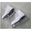 Image 3 : (2) Pairs Ladies Skates – Size 9 & ?