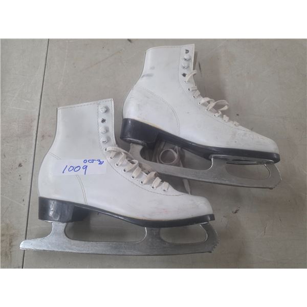 Ladies Skates – Size 7