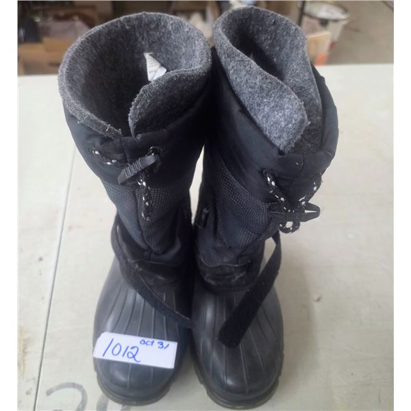 Winter Boots - Size 6