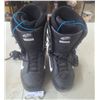 Image 1 : Men’s Vans “Off the Wall” Ski Boots – Size 9