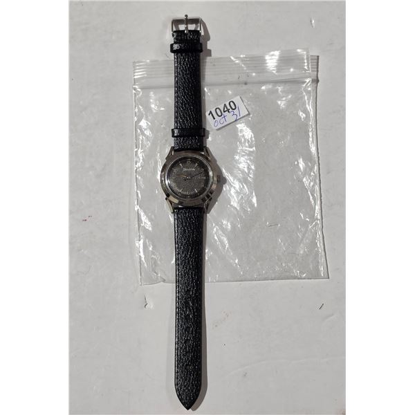 VINTAGE BULOVA 17J MAN WIND WATCH  RUNS