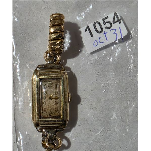 VINTAGE LADIES ELGIN 15J  MAN WIND ,10KT ROLLED GOLD  RUNS