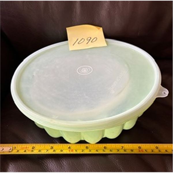 Vintage Tupperware Jello Mold, 3-Piece Set.  1970’s Mint Green.
