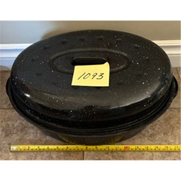 Vintage Blue Enamel Graniteware Roaster, Large, Handled.  Comes with Lid.