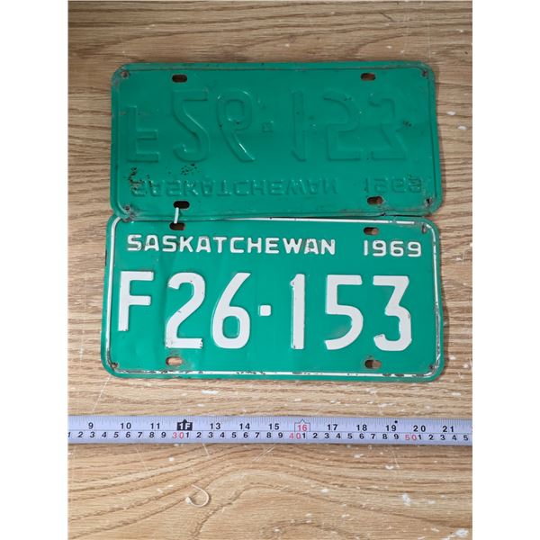 Pair of Sask 1969 Farm Licence Plates