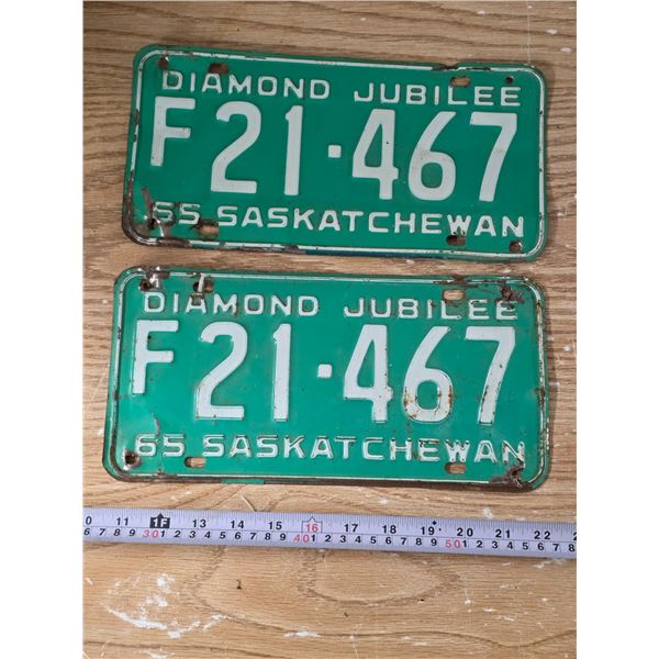 Pair of Sask 1965 Farm Licence Plates