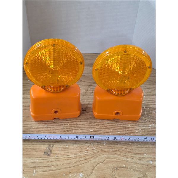 (2) Vehicle/Trailer Lights, Untested