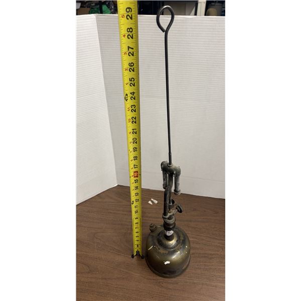 Coleman - Kerosene Mantle Lamp. Height 29"