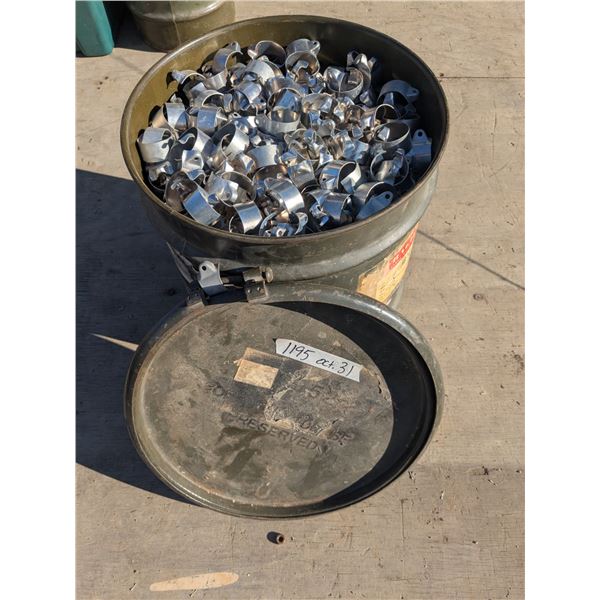 Military barrel of 1 ¼” aluminum loop tube clamps