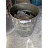 Image 2 : Barrel of electrical clamps