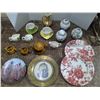 Image 1 : Assorted porcelain/chinaware dishes and decor