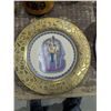 Image 3 : Assorted porcelain/chinaware dishes and decor