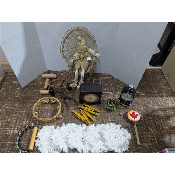 Assorted decor lot