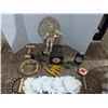 Image 1 : Assorted decor lot