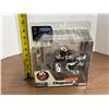 Image 4 : McFarlane's NHL Sports Picks Series 3 – Chris Osgood (Blue Jersey)