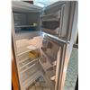 Image 2 : Kenmore White Top Freezer Refrigerator With Ice Tray and Adjustable Shelves